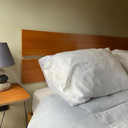 Hostal Los Pioneros Puerto Natales Dış mekan fotoğraf