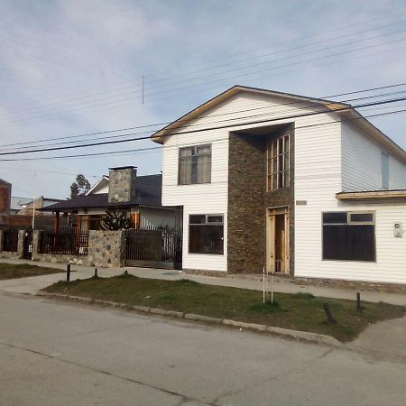 Hostal Los Pioneros Puerto Natales Dış mekan fotoğraf