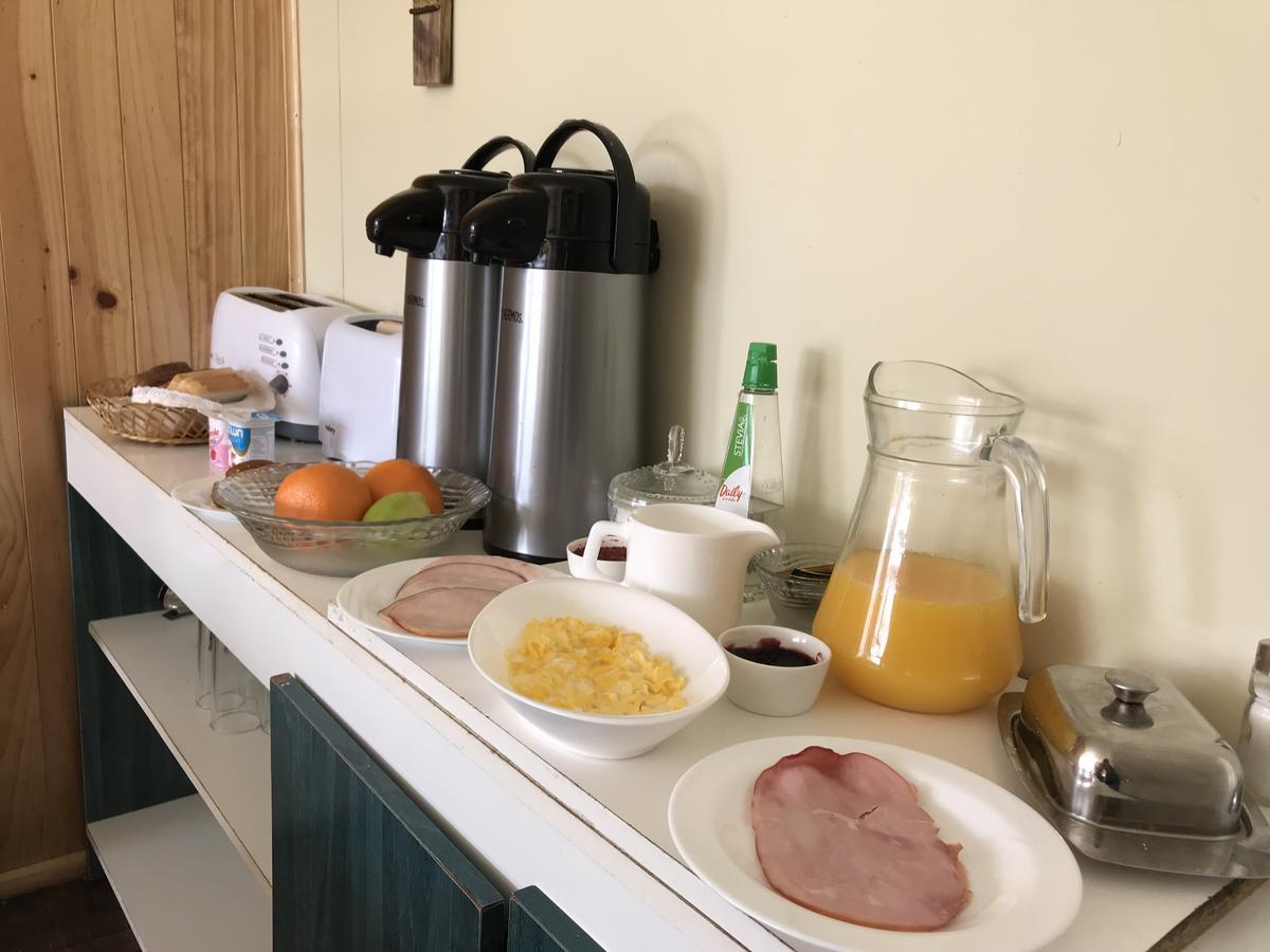 Hostal Los Pioneros Puerto Natales Dış mekan fotoğraf